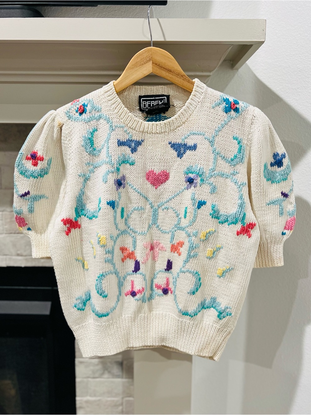 Vintage Berek Cream Knit Pullover Sweater Pastel Flowers & Hearts